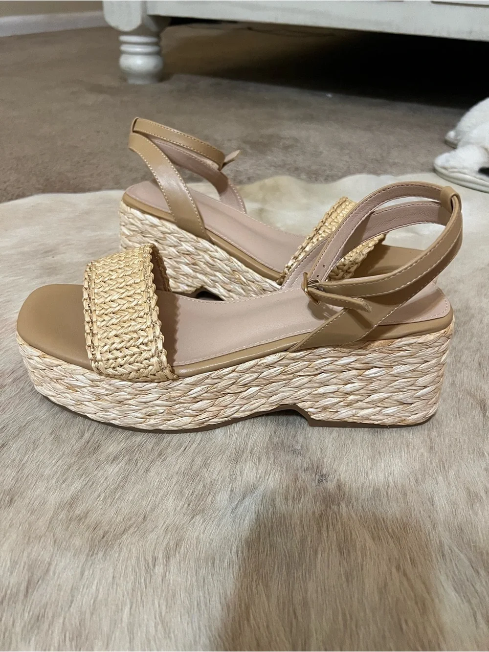 Womens Tan Woven Platform Sandals(worn once)